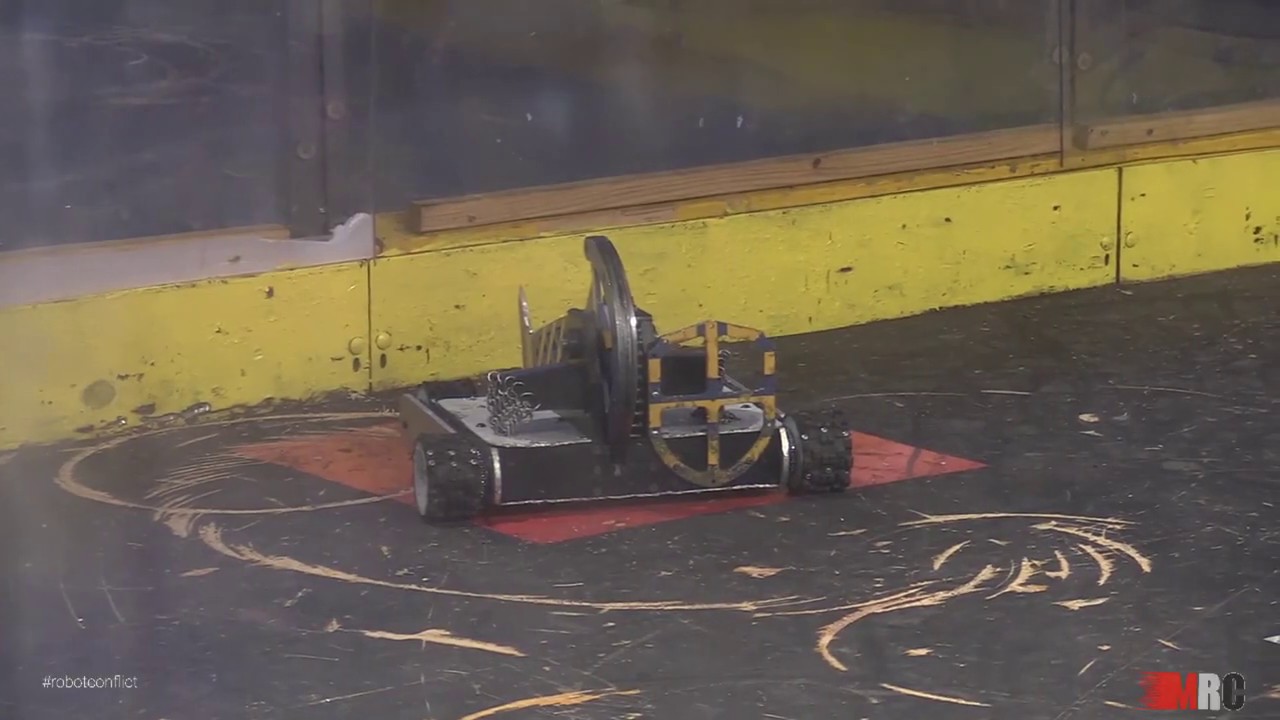 Motorama Robot Conflict 2020 - Day 1- Roger Lord Mortimer vs Reciprocating Motion (Sportsman)