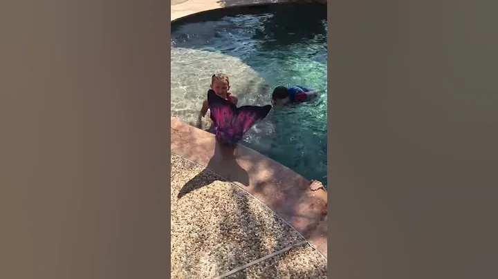 Mermaid Tail in my pool!