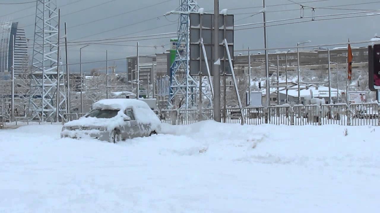 Audi a4 1.8T quattro on snow - YouTube