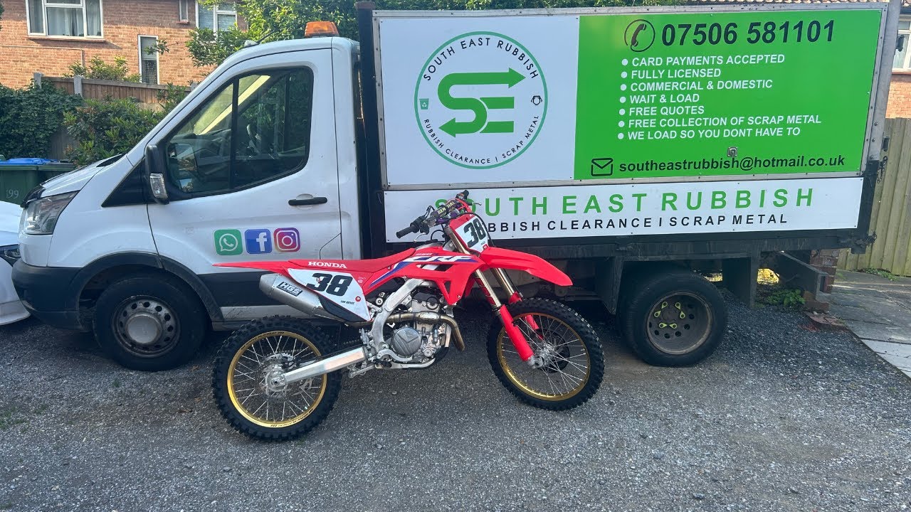 Beast of Bexley убирает территорию, готовясь к гонке Weston Super Mare Beach Race