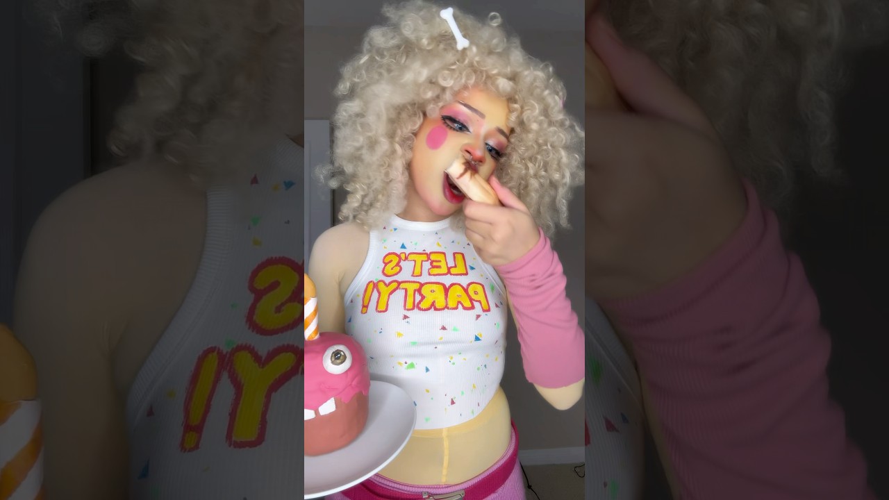 Chica Eating #fnaf #cosplay