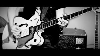 The Dead Weather's Jack Lawrence on Bass Technique (Episode 2 of 4)