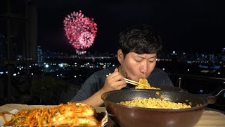 Instant noodles Mukbang with Korea Fireworks Festival!! - Mukbang eating show