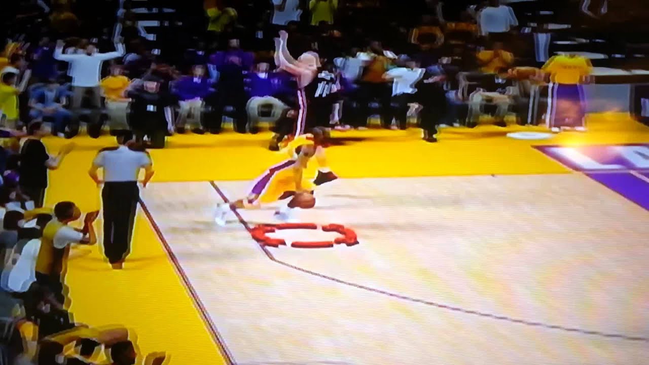[2K12] LeBron gets dunked on by KOBE BRYANT! YouTube