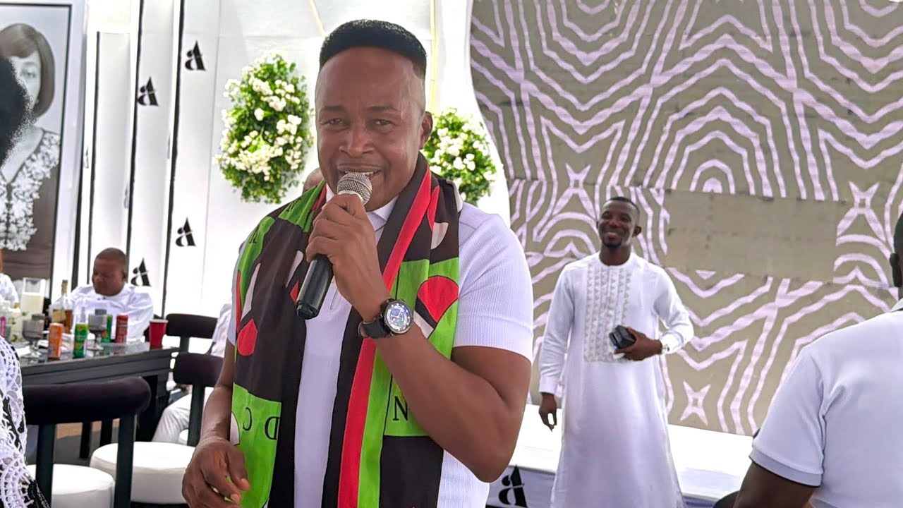 Omane Acheampong faces NDC gurus in Tarkwa with magic display 