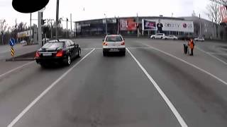 Алматы. Бессмертные в цветных бронежилетках на дороге 20150227 1448