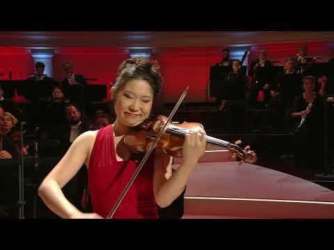 Tianwa Yang performs Lalo's Symphonie Espangnole at the Opus Klassik Gala concert 2022