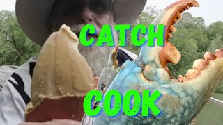Chilli Mud CRAB Catch & Cook in the BOAT