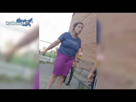 "Я три раза отсидела": Женщина ударила ребенка гвоздем в шею, заступаясь за сына / RuNews24