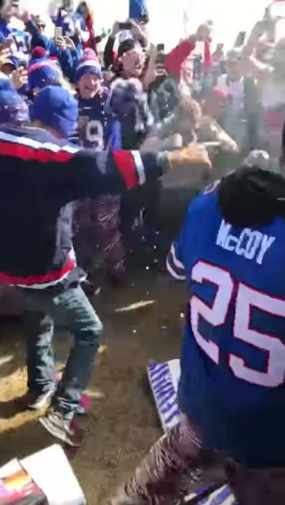 buffalo bills fans jumping on tables 2023｜TikTok Search