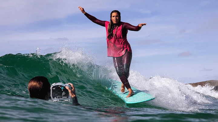 Amelia Hewitson ::   'On The Rise'