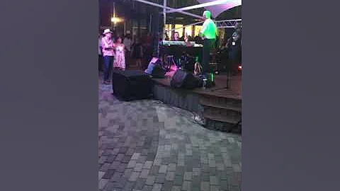 Rene Bishop (The voice Senior) Unchained melody Curacao