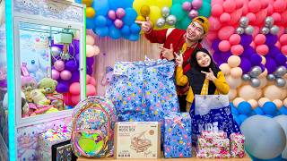 Download lagu AQILA UNBOXING THE CLAW MACHINE AS HER BIRTHDAY GIFT
