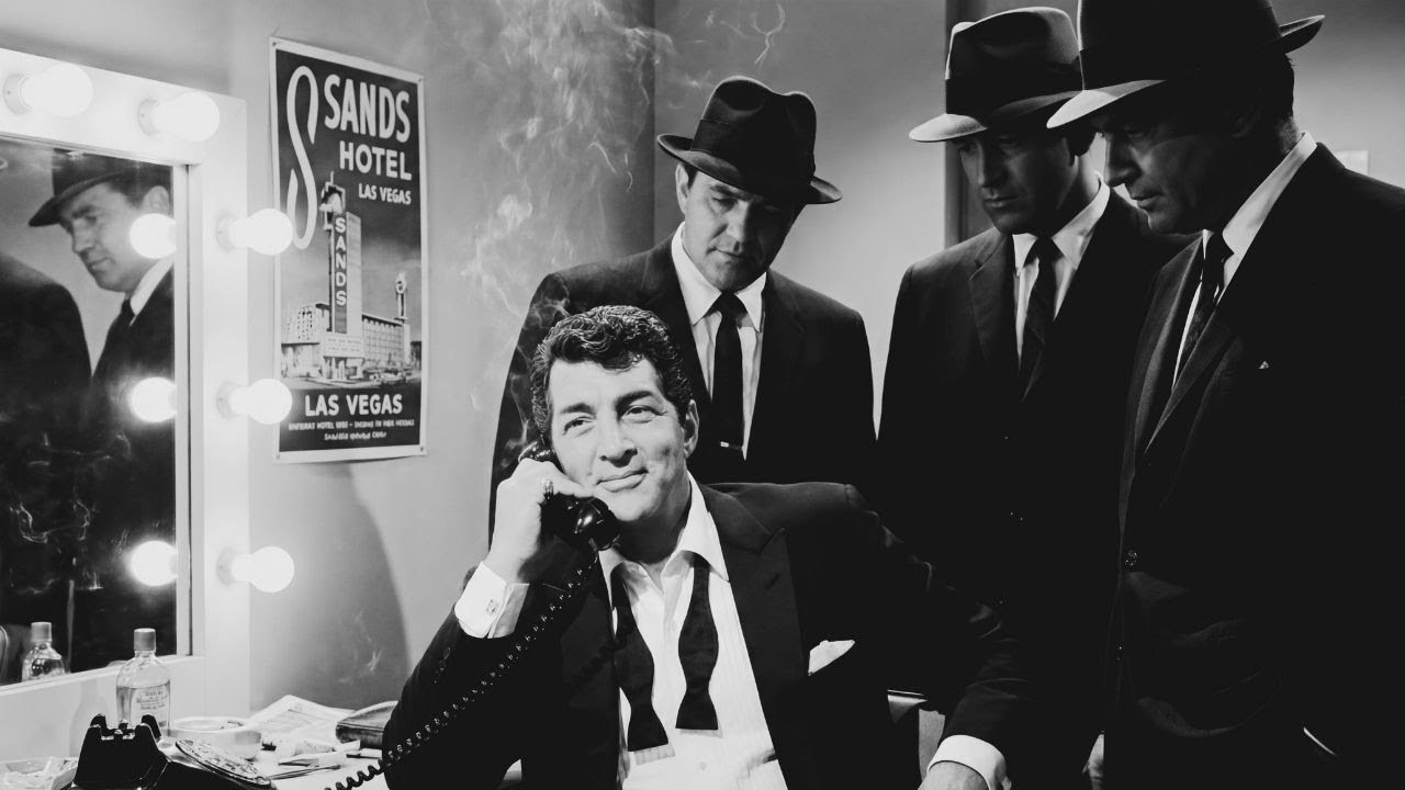 3 Vegas mobsters cornered Dean Martin in his dressing room - his response  SHOCKED everyone
