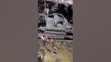 Bobcat 632 engine pulled but full of oily sludge by the hydraulic pipes around the transmission!!