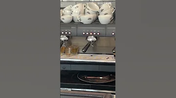 Afternoon Coffee At Caffe Nero In Nicosia Cyprus قهوة بعد الظهر في مقهى نيرو في نيقوسيا قبرص 