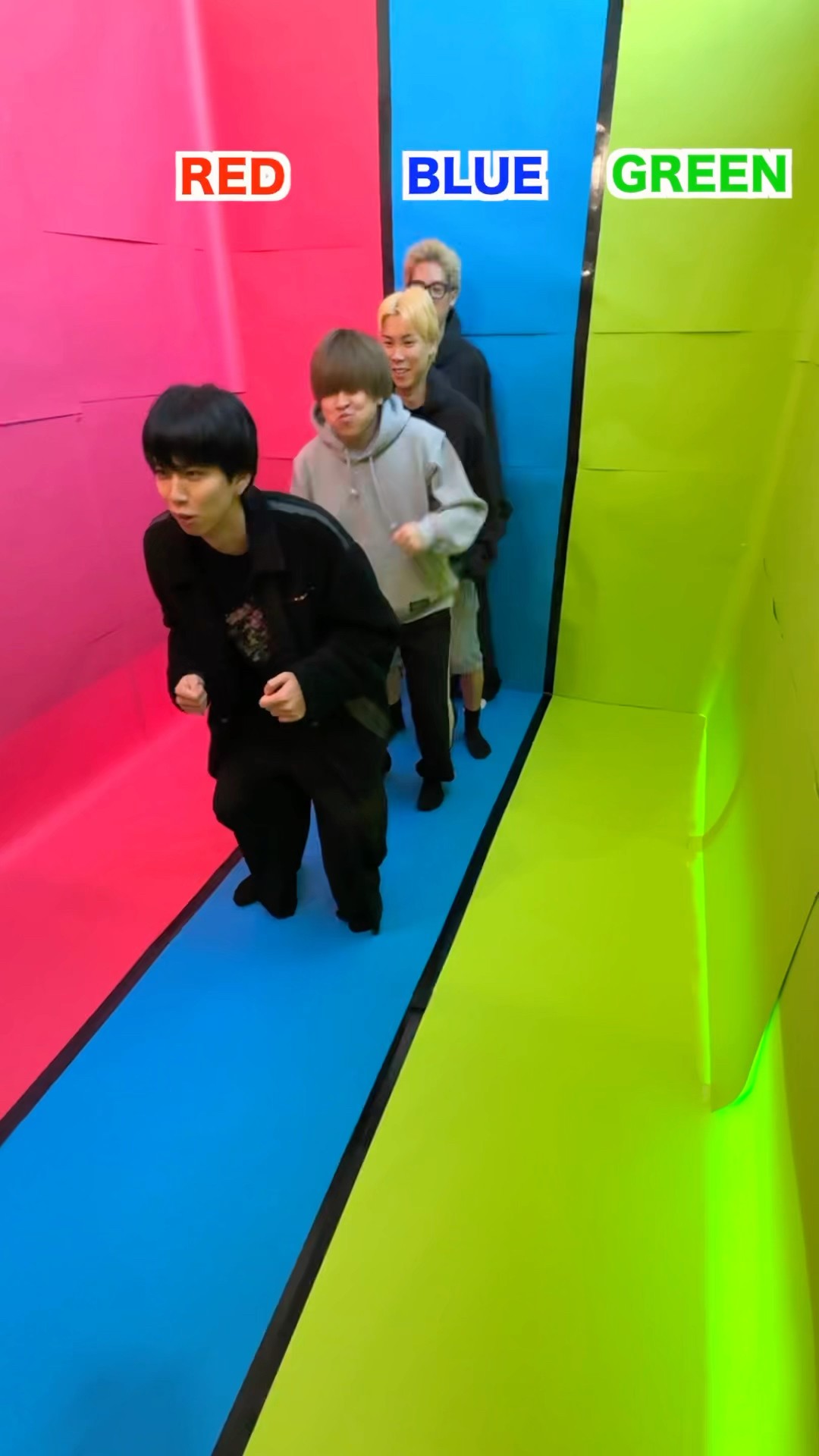 ?RED??BLUE??GREEN?