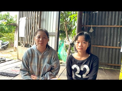 Cháu lan mồ côi được chị họ an ủi khi ba vừa bị đzâm ra đi
