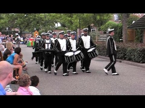 Drumband Heelsum tijdens het Volksfeest Varsseveld 2013 YouTube Drumband Heelsum tijdens het Volksfeest Varsseveld 2013 YouTube
