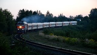 Тепловоз ТЭП70-0096 с поездом № 664 Псков - Москва