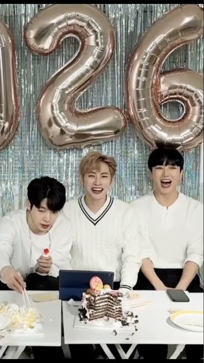When that foreign member forgot his Korean after going back home for too long  #IN2IT #ISAAC #kpop
