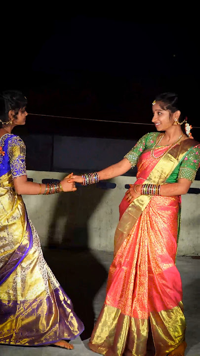 Blooper😂🫠...#mitaayipotlama🤍. #youtubeshorts #traditinal #telugusongs #sisters #song