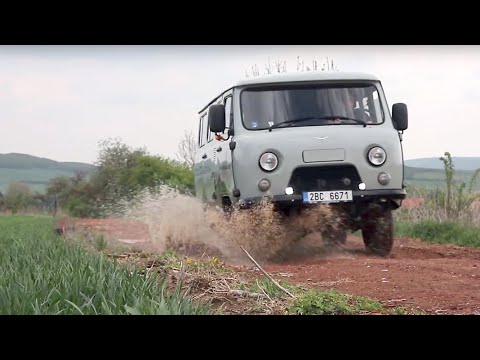 Videodojmy Uaz 26 Buchanka Aneb Jak Se Ridi Cernobylska Sanitka Youtube