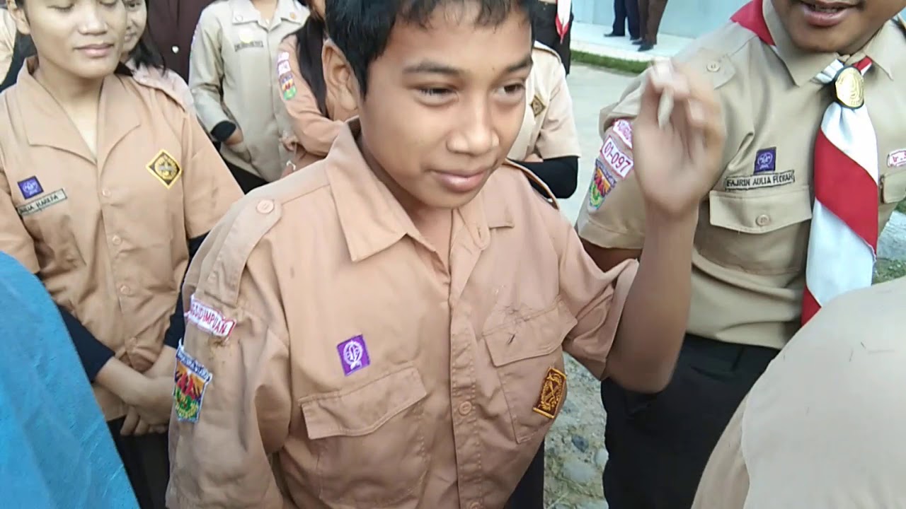 PROSES PEMOTONGAN RAMBUT SISWA SMK SWASTA TERUNA PADANGSIDIMPUAN