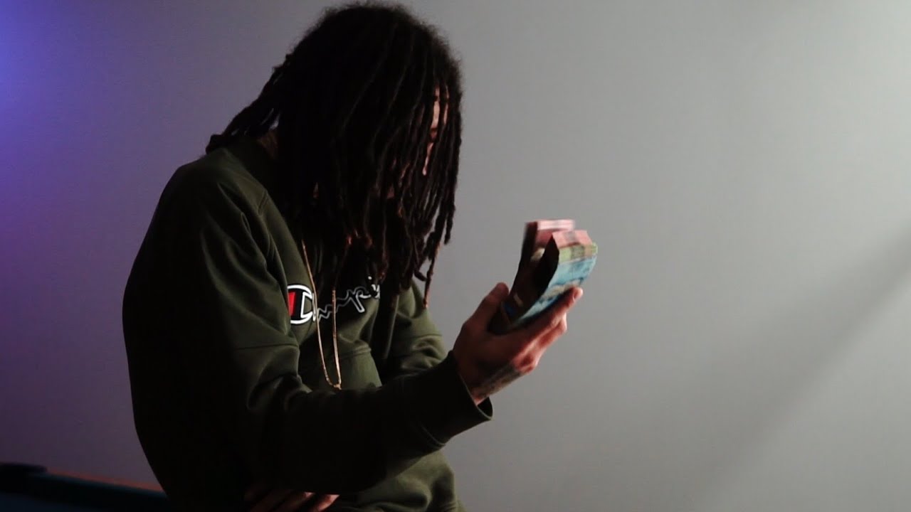 TT Stackz - Millions (Official Music Video) auf YouTube ansehen TT Stackz - Millions (Official Music Video) auf YouTube ansehen