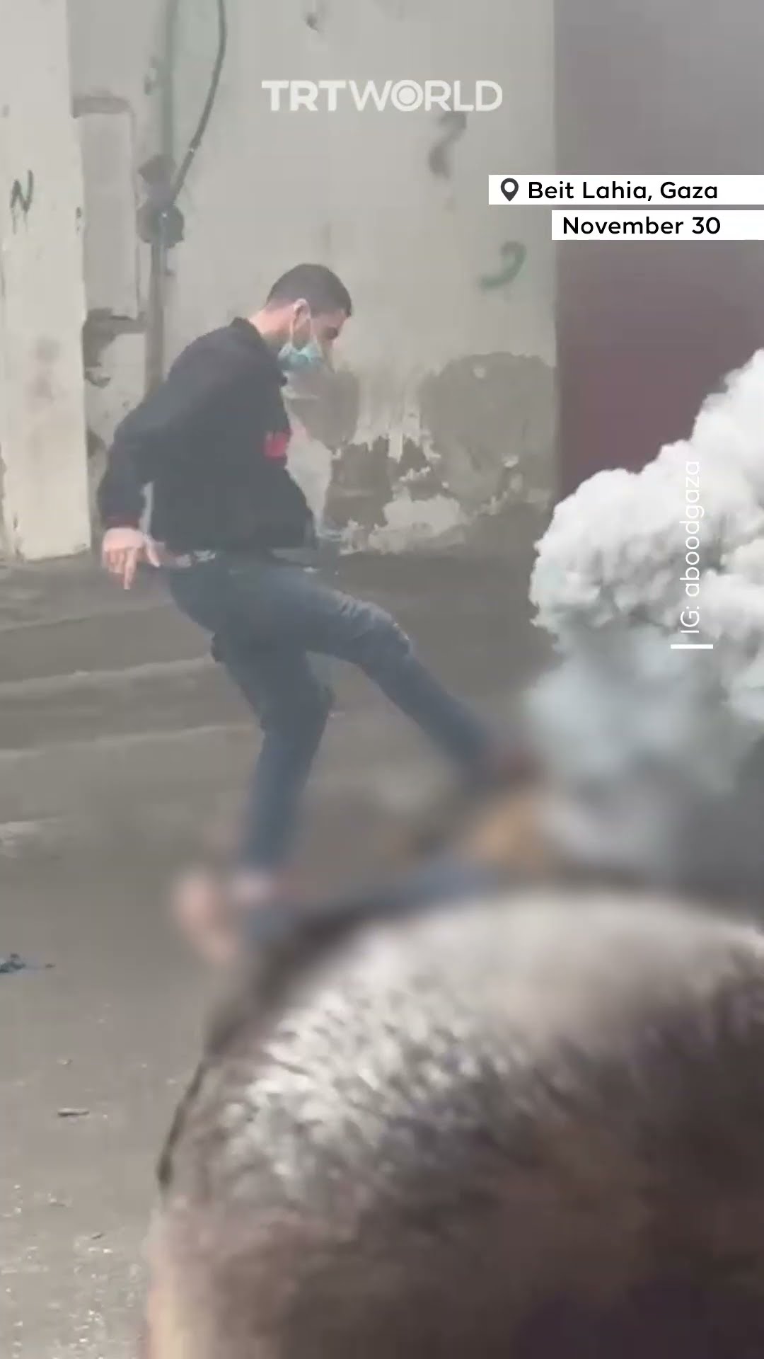 Israeli forces kill Palestinian with smoke bomb in Gaza