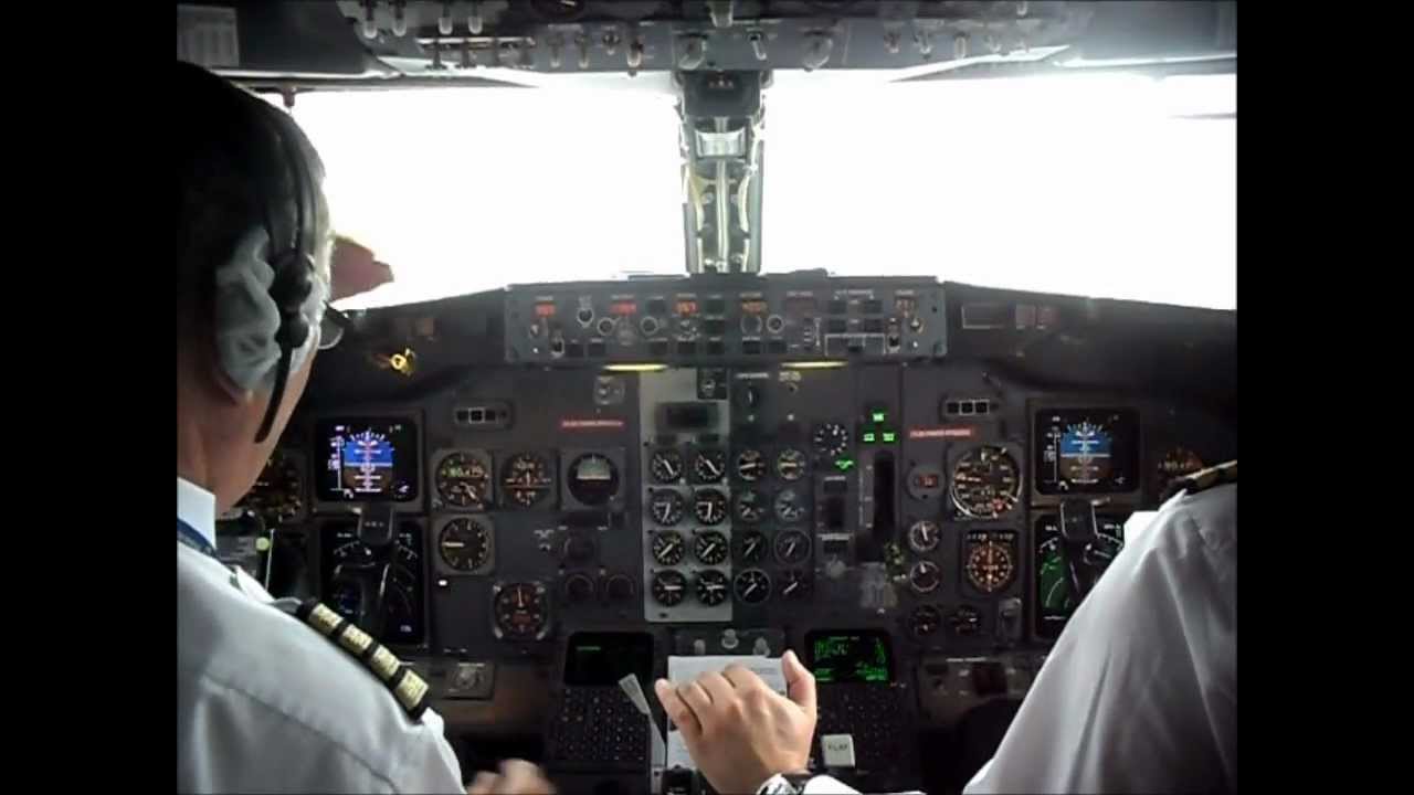 Takeoff Boeing 737-400, cockpit view - YouTube