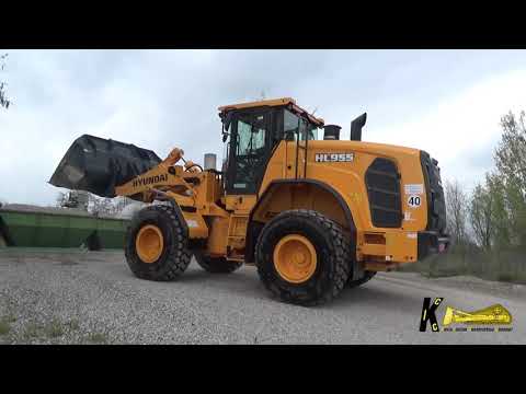 hyundai-hl-955-wheel-loader-loading-the-asphalt-plant