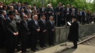 Rivlin meets Berlin mayor, honours deported Jews