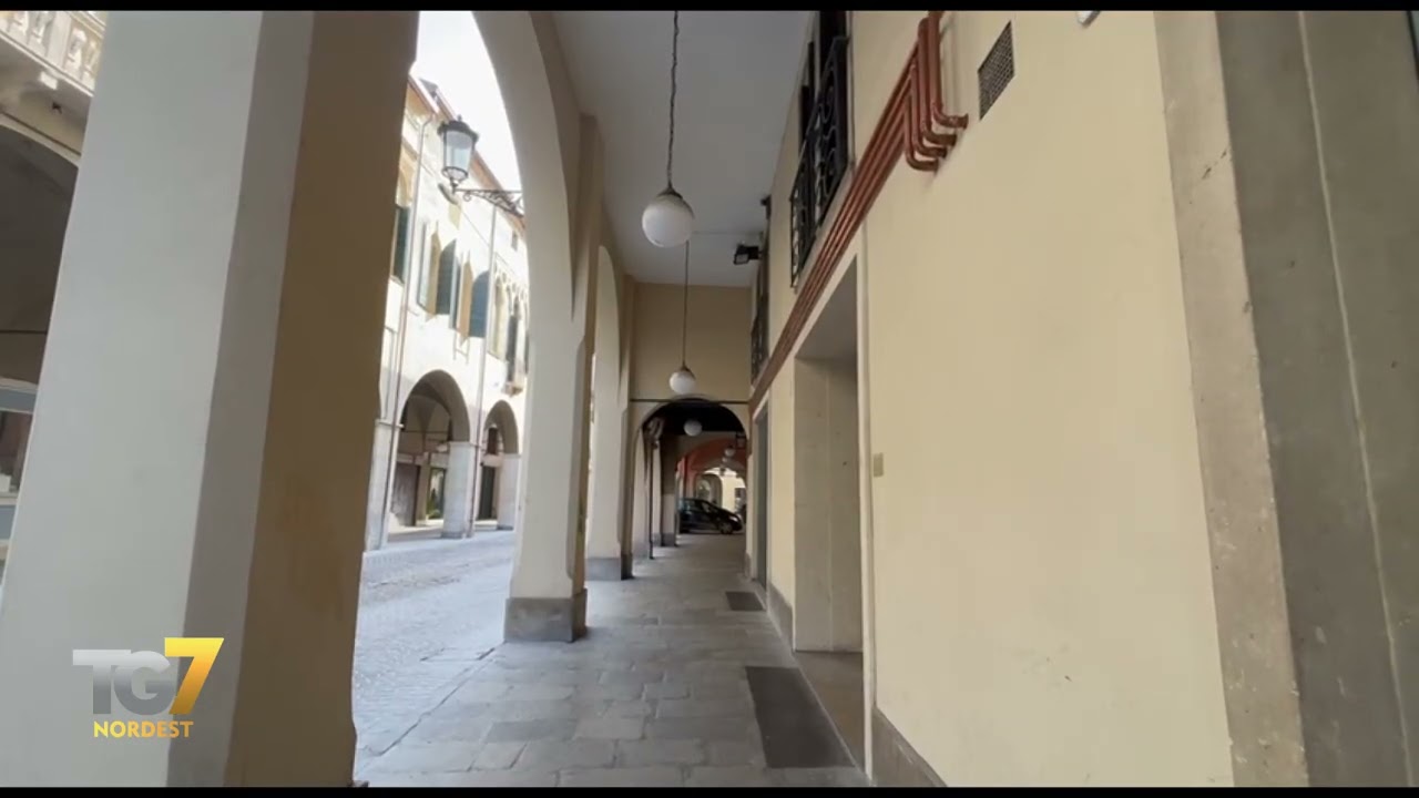 Tram  i negozi chiusi