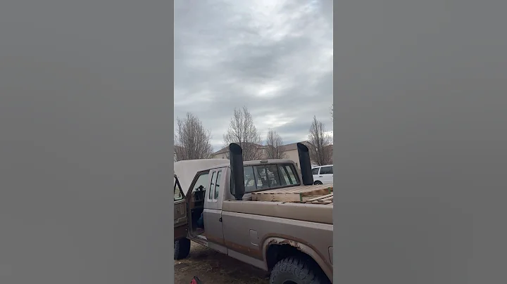 Old 6.9 straight pipe stacks cold start #diesel