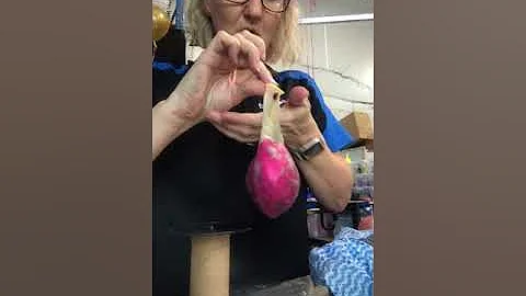 Cheapest & Easiest way to create a confetti balloon