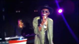 Theophilus London performs "I Stand Alone" in Melbourne