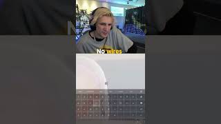 xQc reacts to FIRST EVER brain chip... 💀
