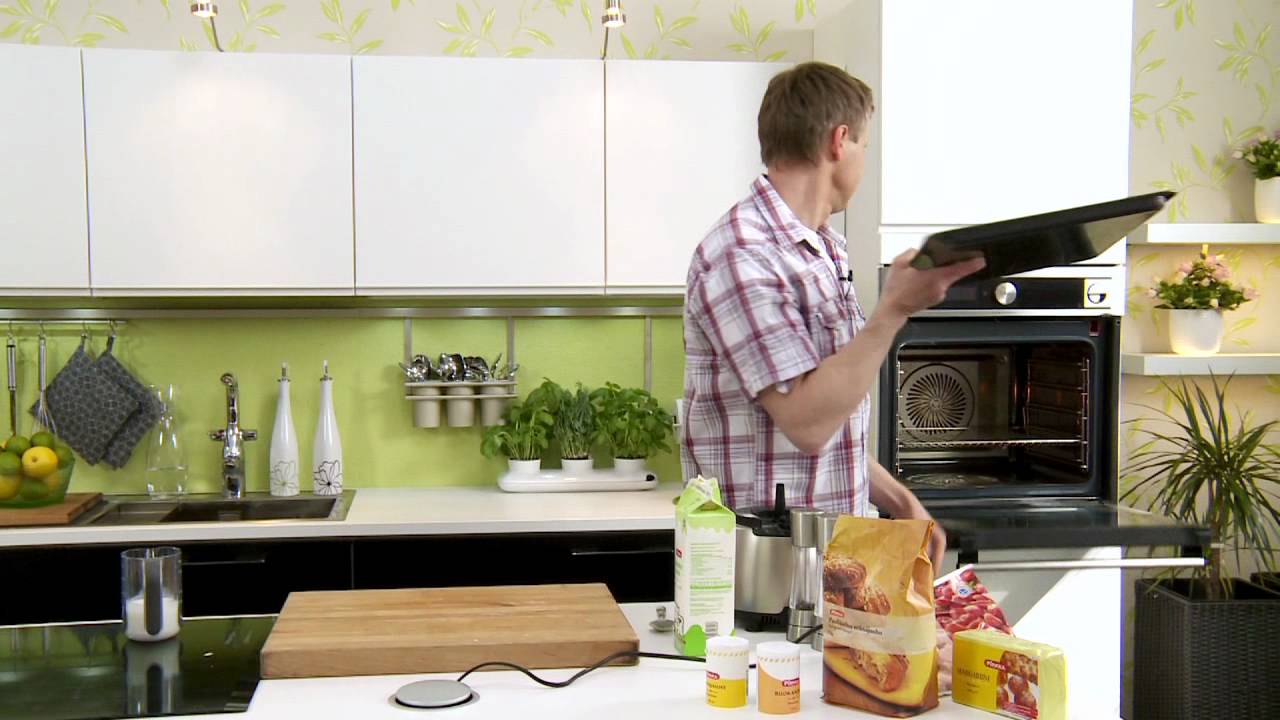 Murun sitruuna-rahkapiirakka ja mansikkakastike