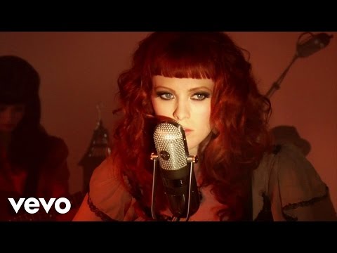 Karen Elson - The Ghost Who Walks