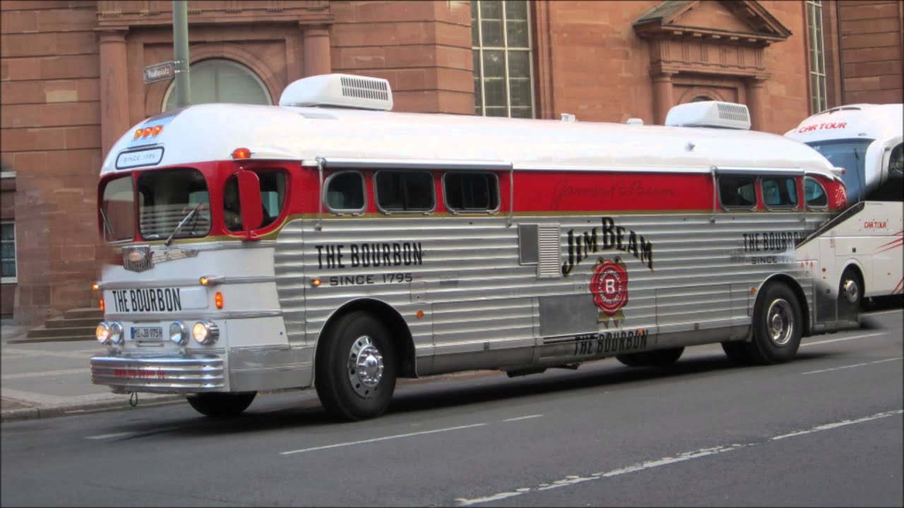 Greyhound Bus "Silversides", 1947 GMC PD3751 The First Modern Diesel