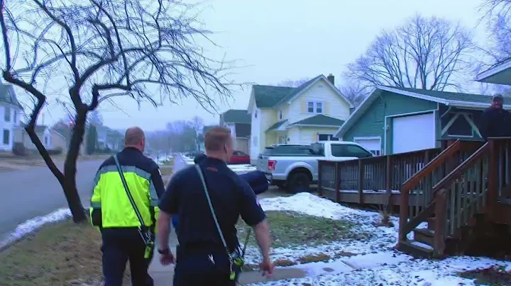 Fond du Lac Fire/Rescue delivers Dominos pizza on 'Firetruck Day'
