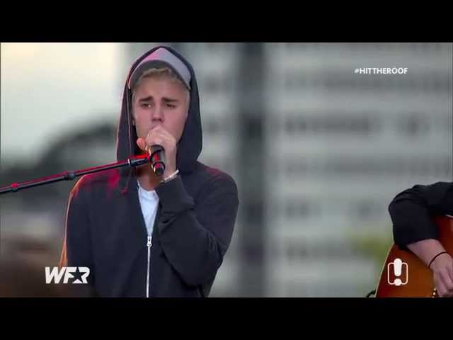 Justin Bieber singing Boyfriend acoustic on the World Famous Rooftop in Australia, September 28 2015 class=