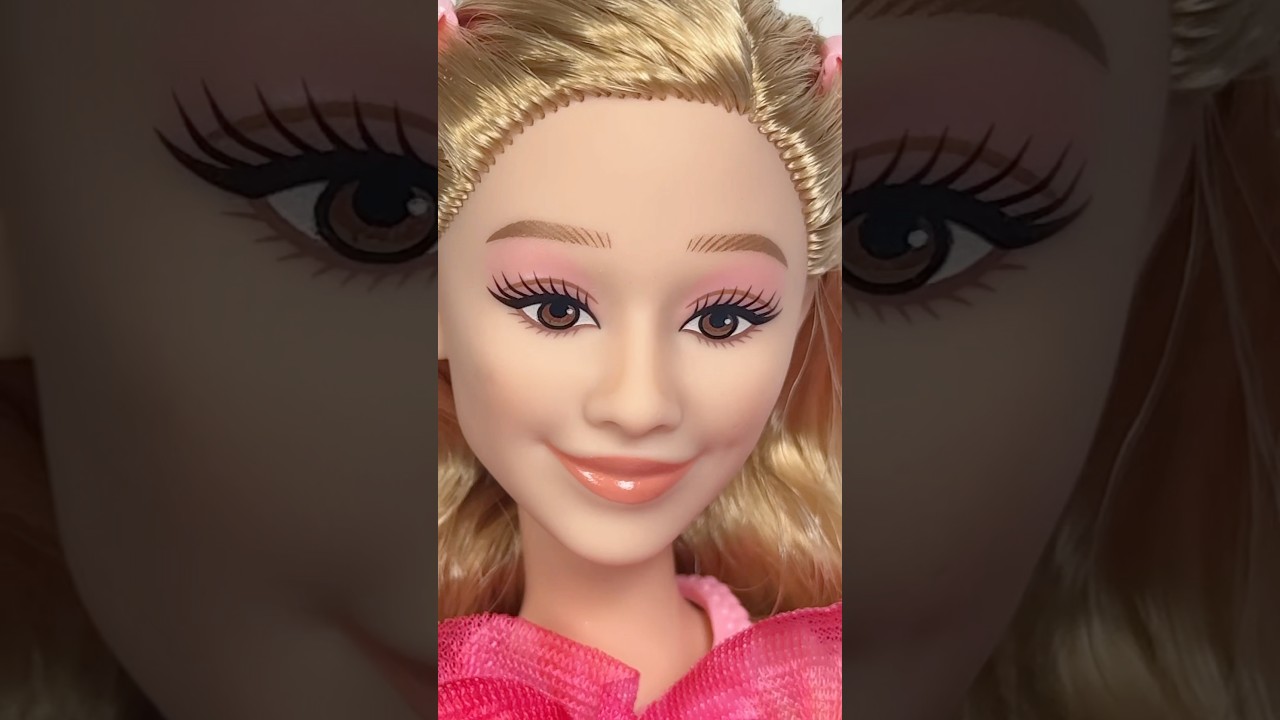 Ariana Grande as Glinda in Wicked Doll Unboxing