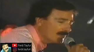 FERDİ TAYFUR - SANMA Kİ YAŞIYORUM (1995konser) Resimi