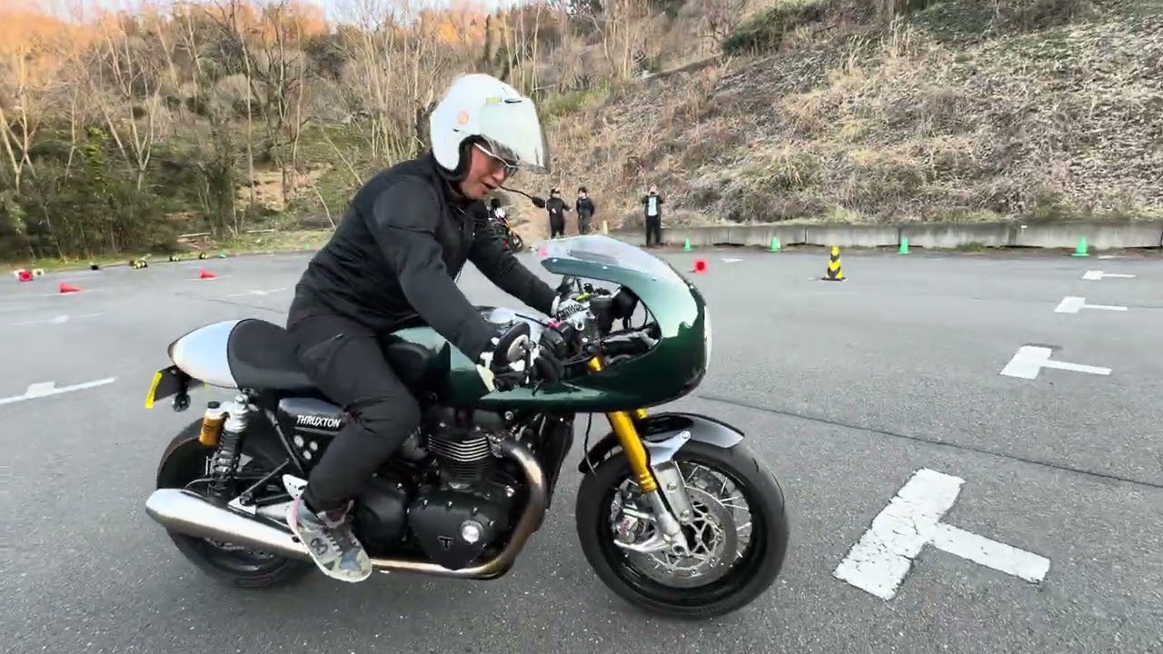 TRIUMPH Thruxton 1200RS with rocket fairing - YouTube