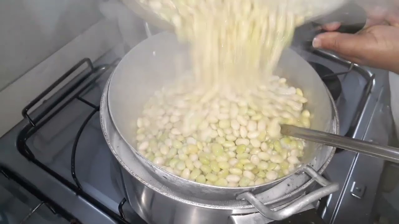 Como tirar o amargo da fava - YouTube