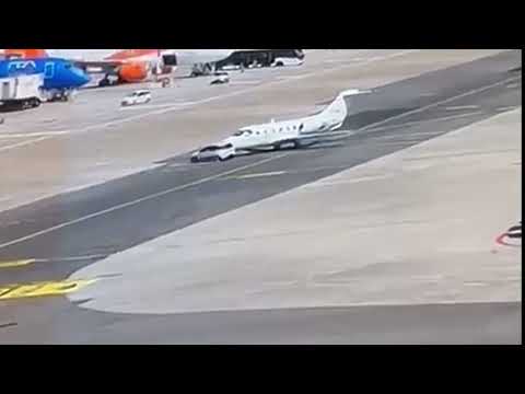 Video INSPIEGABILE INCIDENTE a LINATE: AUTO CONTRO AEREO