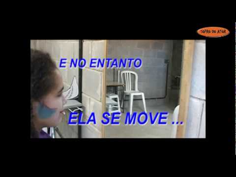 Trailer curta - E NO ENTANTO ELA SE MOVE - SOPRO D...