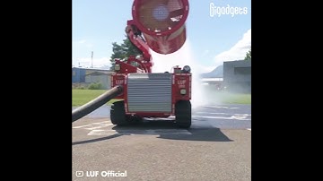 LUF 300 fire fighting robot series #gigadgets #firefighter #robot #firefighting #rescue